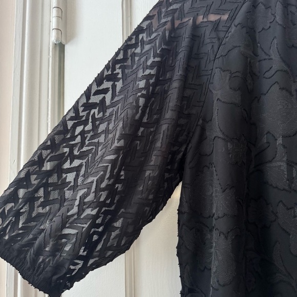 Vince Camuto Black Blouse with Sheer Patterned Sleeves Size S - Picture 11 of 16
